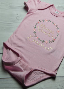 Babybody ,,kleines Wunder mit Wunschnamen" - HANDMADEATELIER