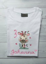 Lade das Bild in den Galerie-Viewer, Kindershirt ,,Giraffe&quot; - HANDMADEATELIER
