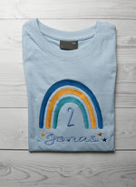 Lade das Bild in den Galerie-Viewer, Kindershirt ,,Regenbogen 1&quot; - HANDMADEATELIER
