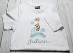 Lade das Bild in den Galerie-Viewer, Kindershirt ,,Giraffe fährt Dreirad&quot; - HANDMADEATELIER
